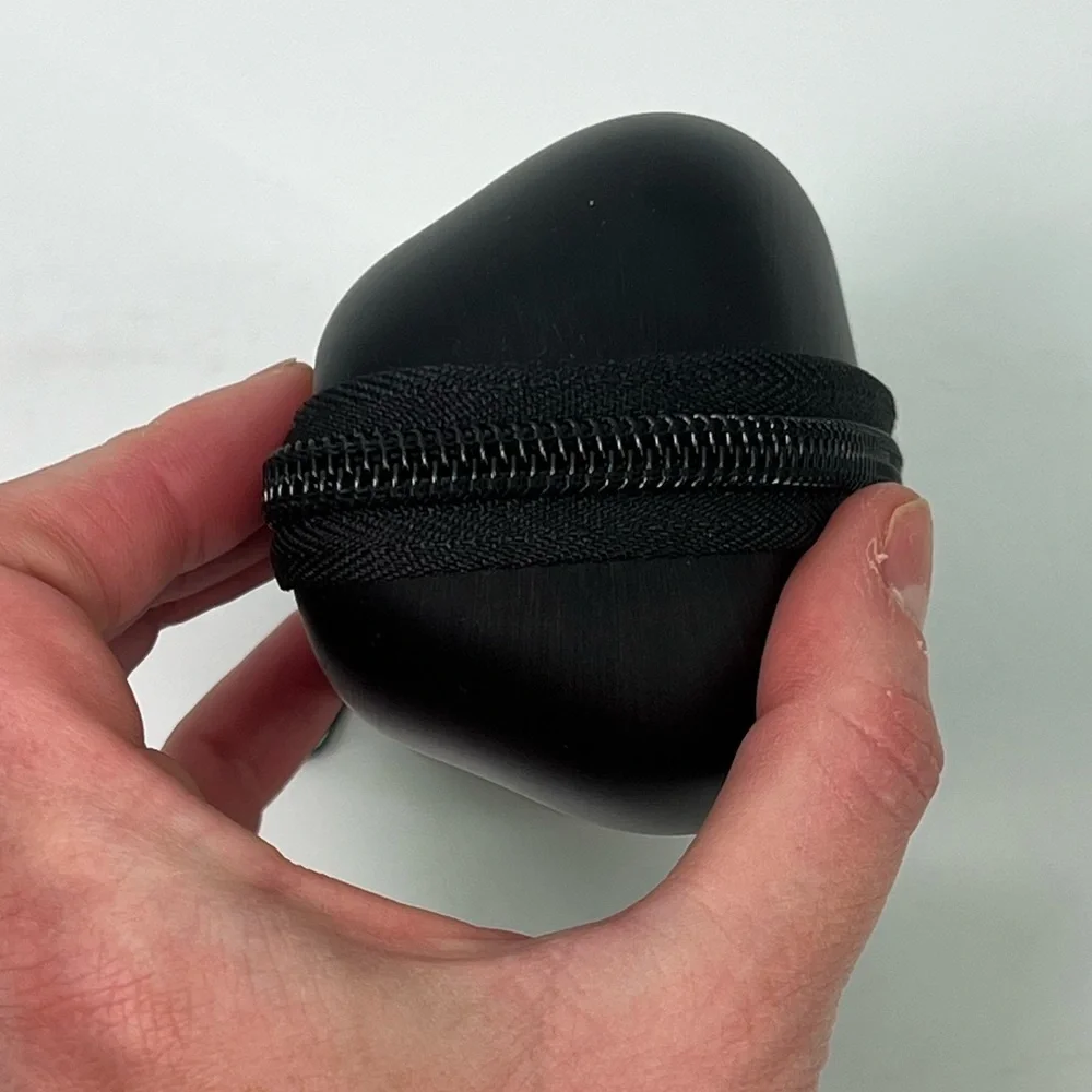 NEW Unused Vogue Black Clamshell Semi Hard Eyewear Glasses Case w Zipper